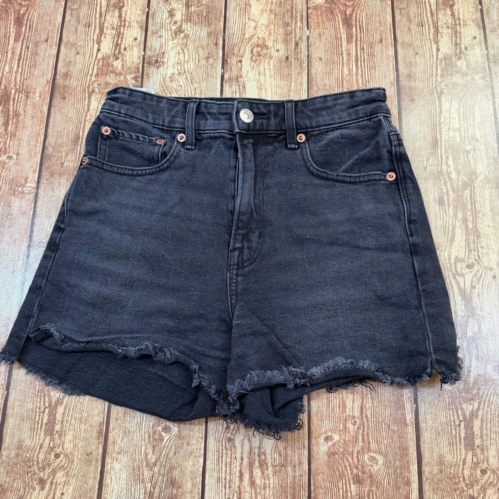 American Eagle Highest Rise 90s Boyfriend Short Womens size 00 Black Distressed
